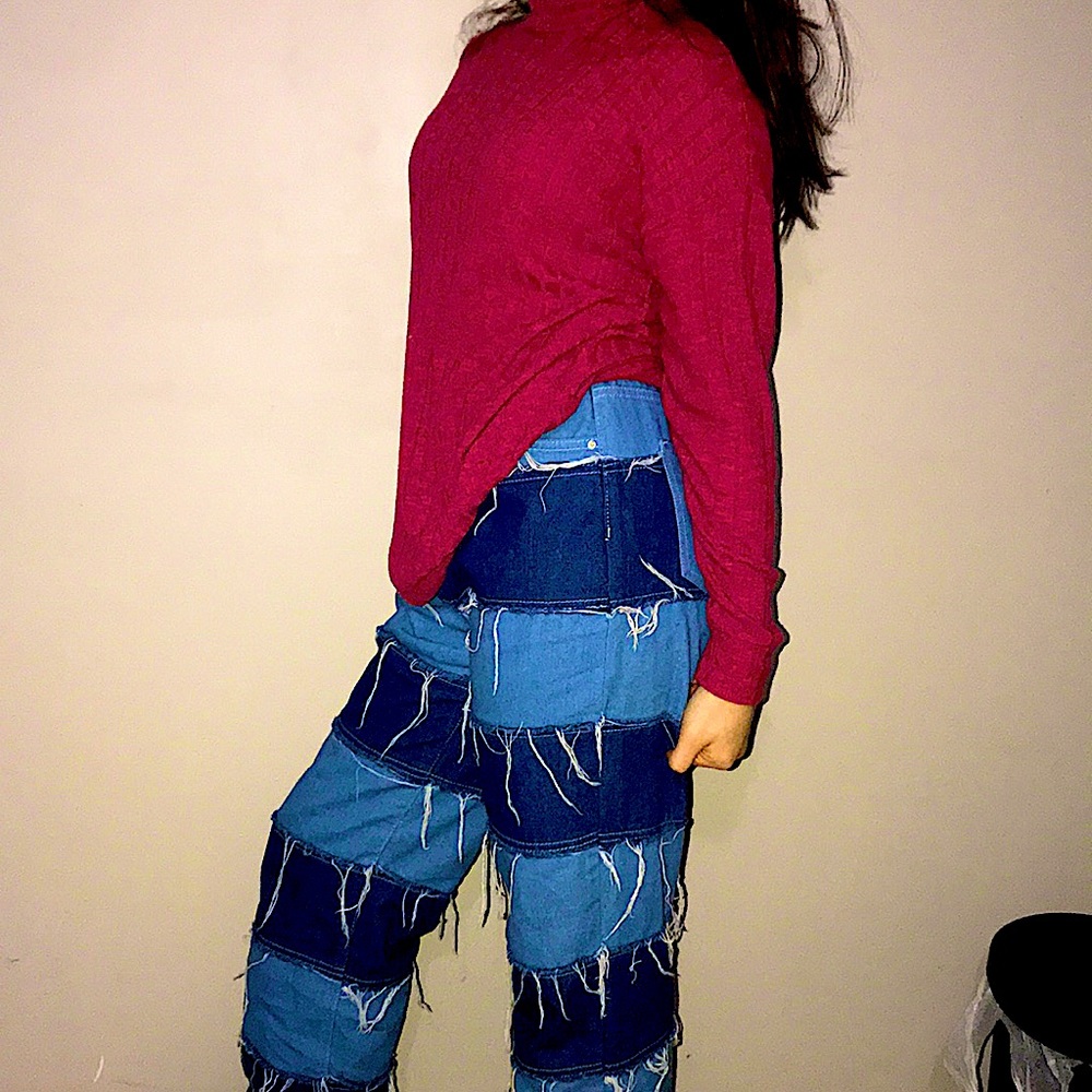 Maroon sweater long neck American eagle